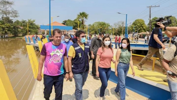 Em agenda em Feijó, Gladson divide holofote com Mailza e Jéssica, pré-candidatas ao Senado